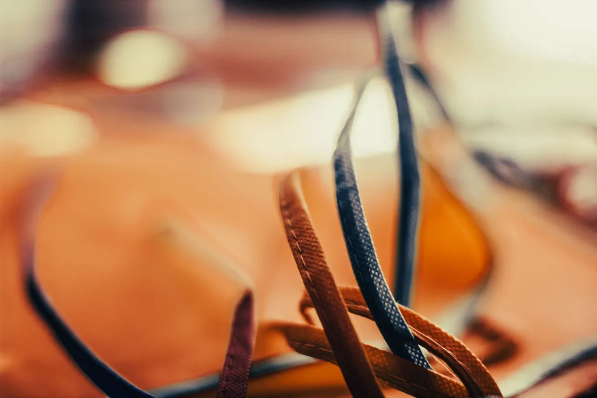 Conker Strings Compared: Shoelaces, Paracord and Bootlaces